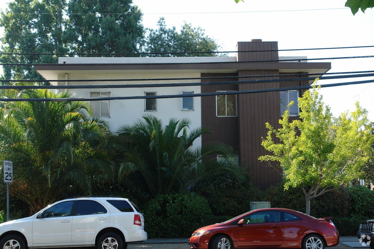 Building Photo - 48 Park Rd