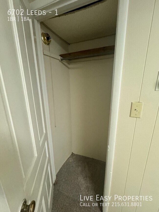 Foto del edificio - Bi-level 1 bedroom apartment with huge bas...