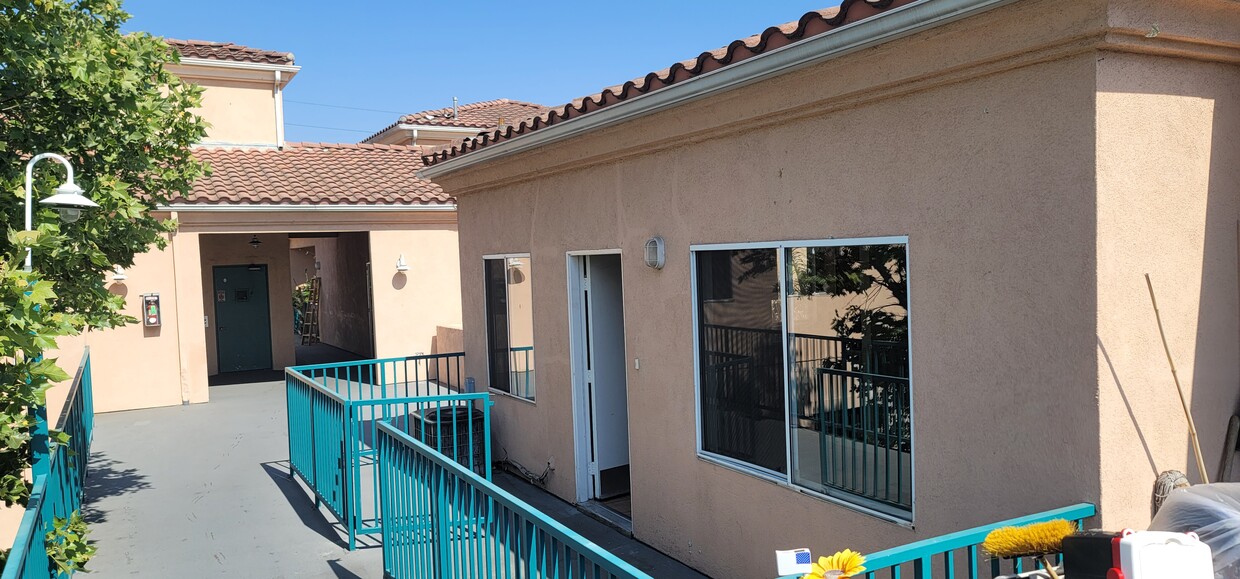 Primary Photo - 47 E Orange Grove Blvd