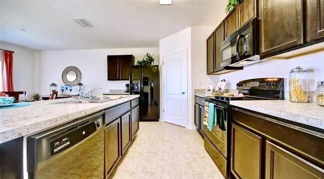 Building Photo - 16405 Treasure Point Dr