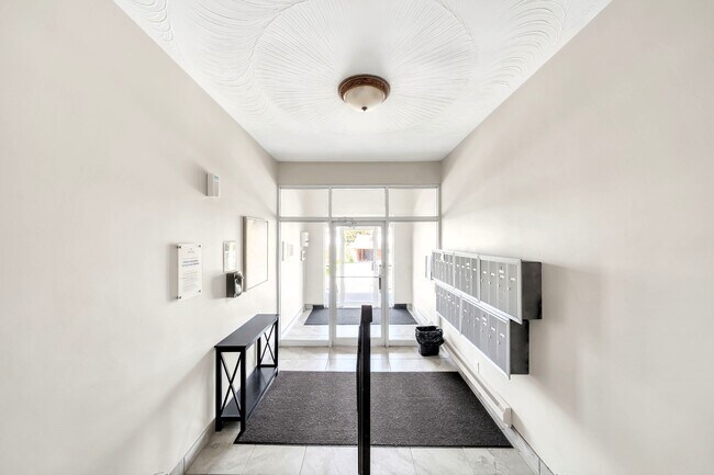 Photo du bâtiment - Bayfield Manor Apartments