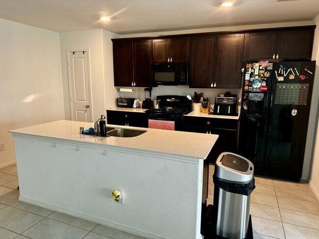 Building Photo - 4 Bedroom Single Family Home in Fort Worth