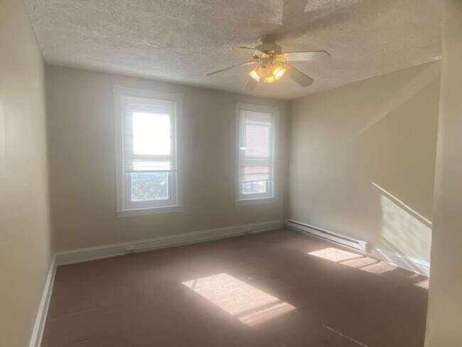 Foto del edificio - 2-3 Bedroom Townhome for Rent!