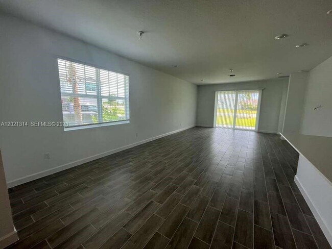 Foto del edificio - 1742 Hoot Owl Holw