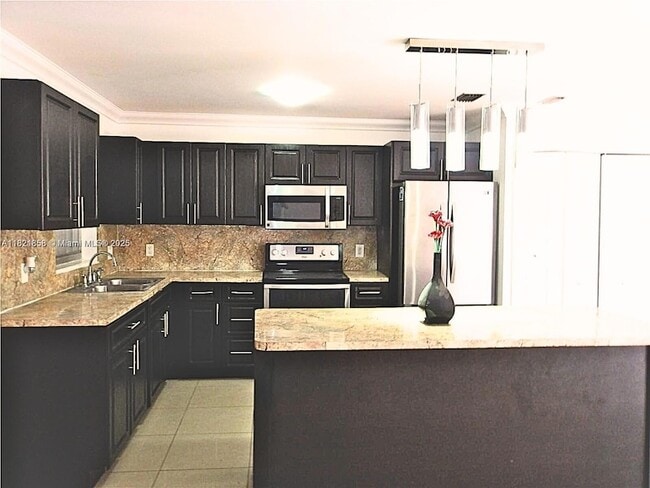 Foto del edificio - 7327 Pepper Pike Dr
