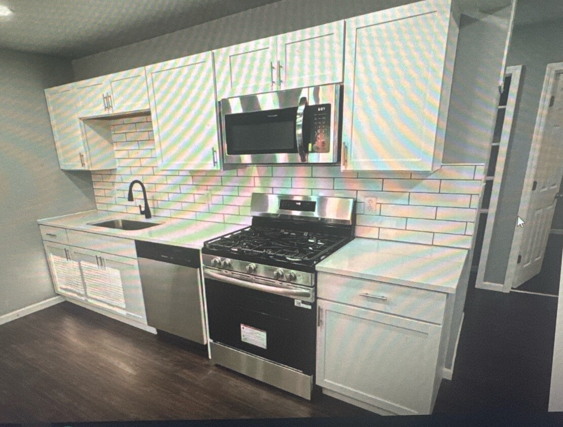 Primary Photo - 1824 Central Dr