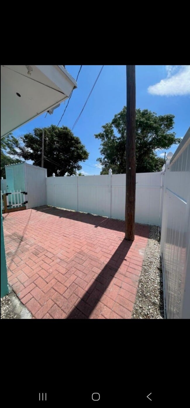Building Photo - 1718 Mercer Ave