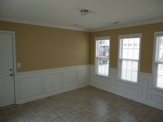 Building Photo - 6673 Springfield Village Lane