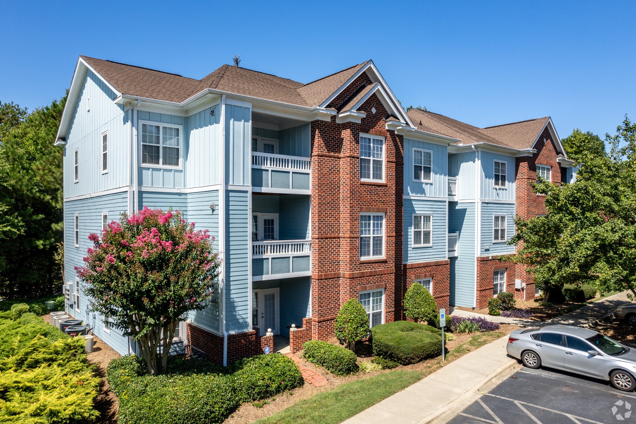 Adams Place Condominiums