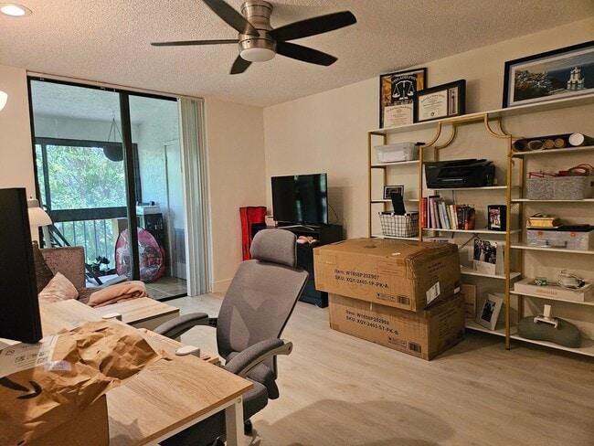 Foto del edificio - 7976 La Mirada Dr