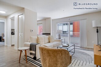 Building Photo - 526 Yale Ave N