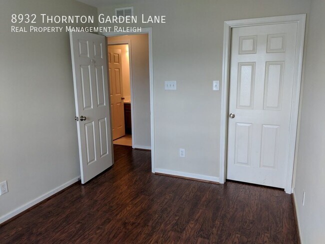 Foto del edificio - 8932 Thornton Garden Ln