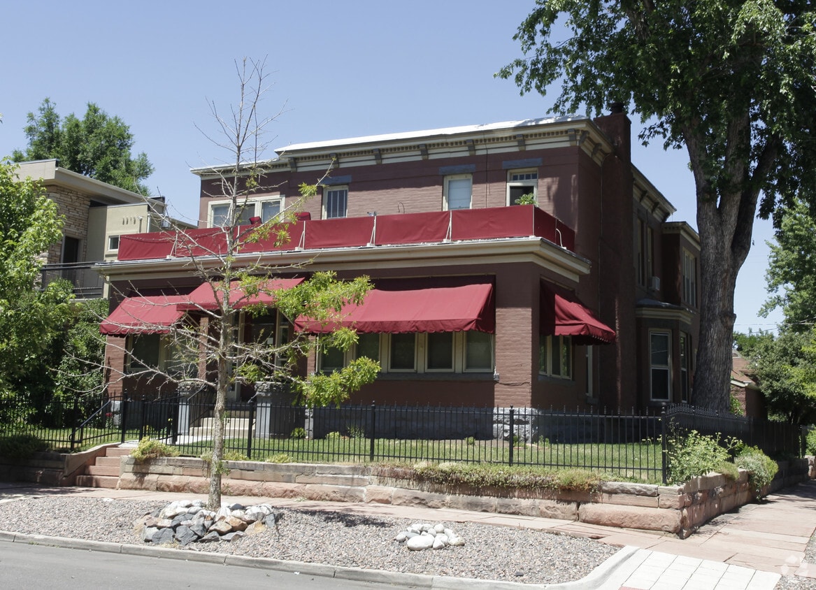Primary Photo - 2945 Irving St
