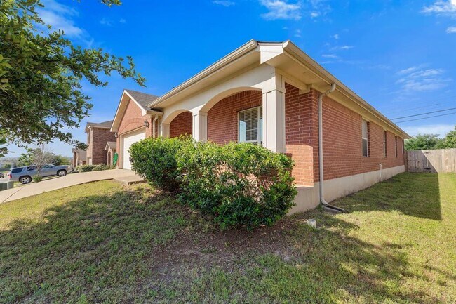 Building Photo - 1546 Haynie Bend