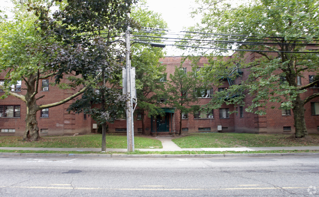 Foto principal - 698-715 Sanford Ave