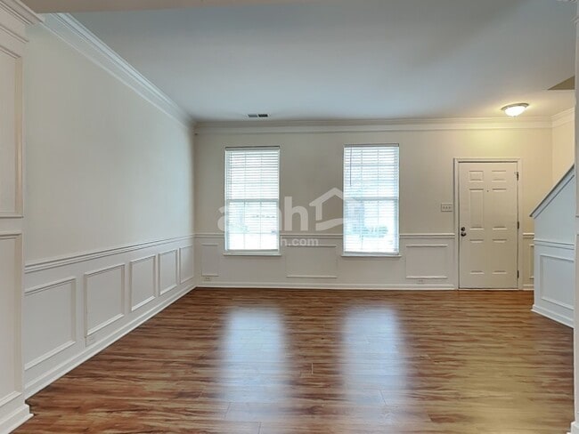 Building Photo - 836 Jennifer Lane