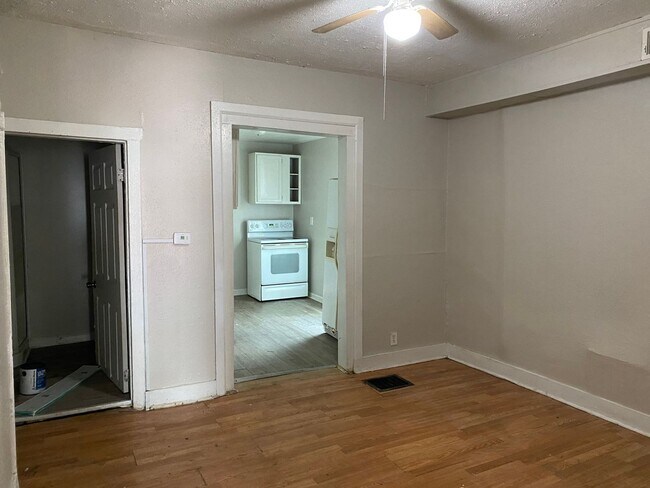 Foto del edificio - 251-251 1/2 N Fifth St