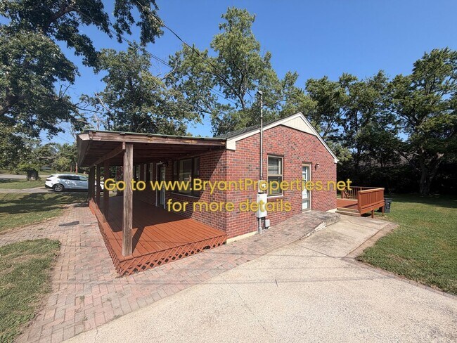 Building Photo - *2712 Wellman Dr