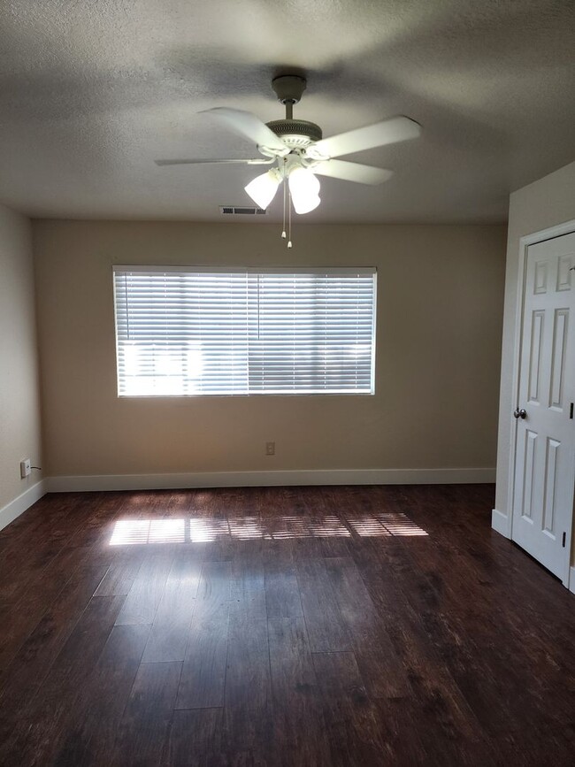 Building Photo - 3 bedroom 1 bath with Garage converted to ...