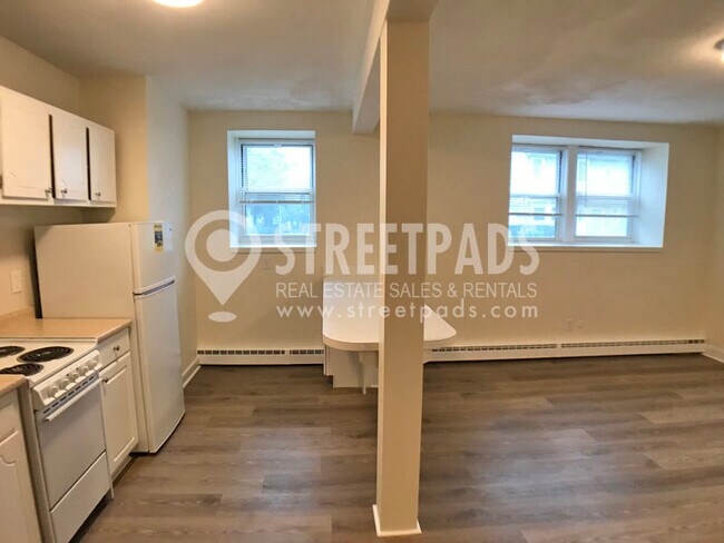 Foto del edificio - 160 N Beacon St