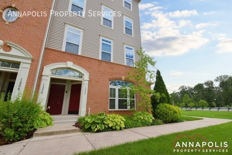 Primary Photo - 1202 Chadwell Ct