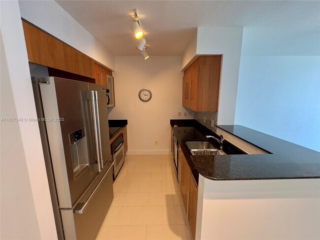 Building Photo - 335 S Biscayne Blvd