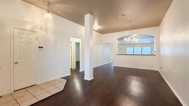 Foto del edificio - 1213 Maple Terrace Dr