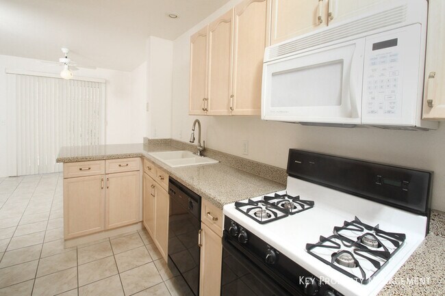 Foto del edificio - 9640 Gunbelt Dr