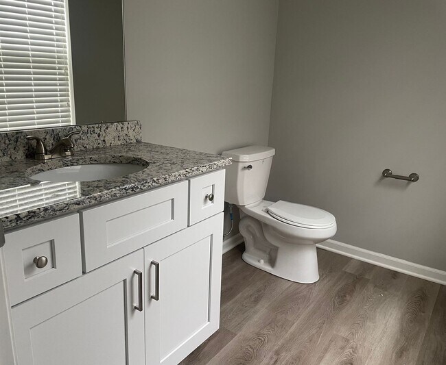 Foto del edificio - 4 bedroom available in Blue Springs! Coming Soon!