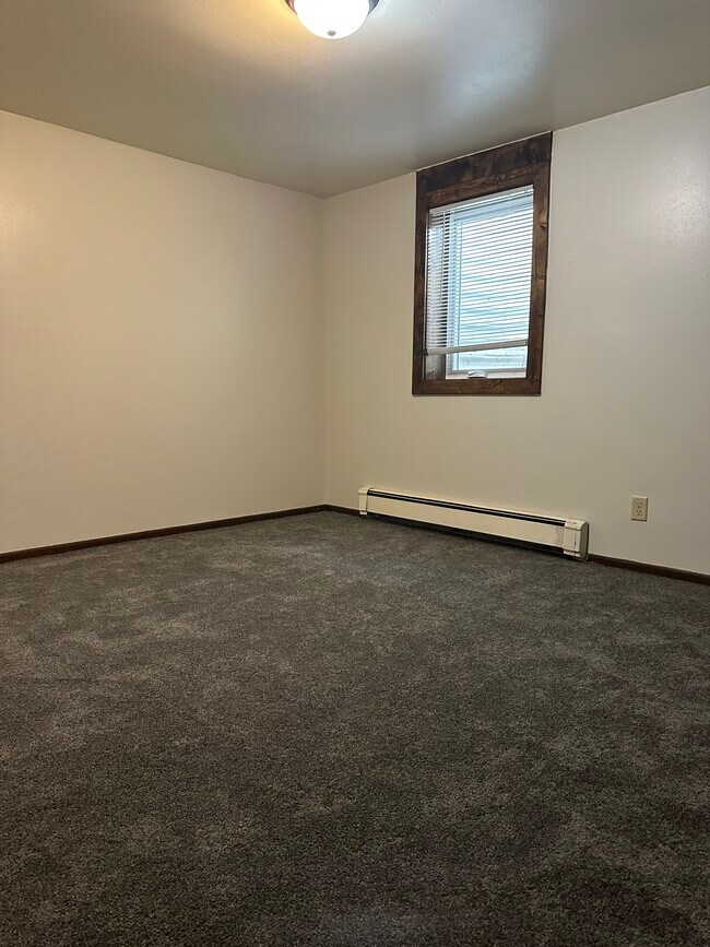 Cama 2 - 401 N Madison St