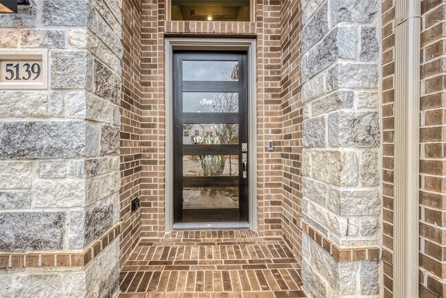 Foto del edificio - 5139 Albany Shores Ln