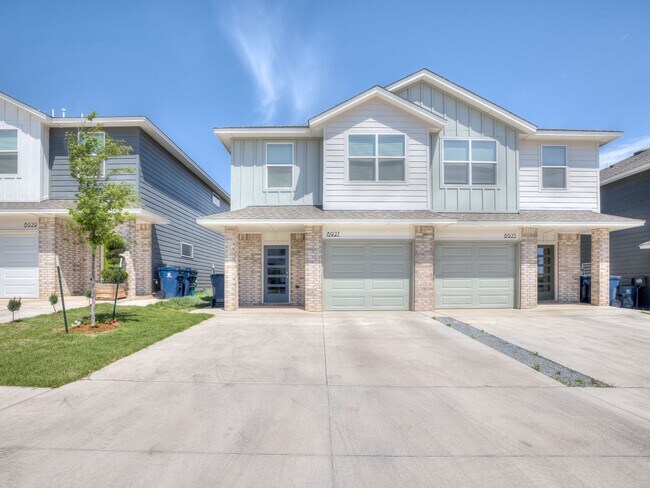 Building Photo - Beautiful Northwest OKC 3 Bedroom!