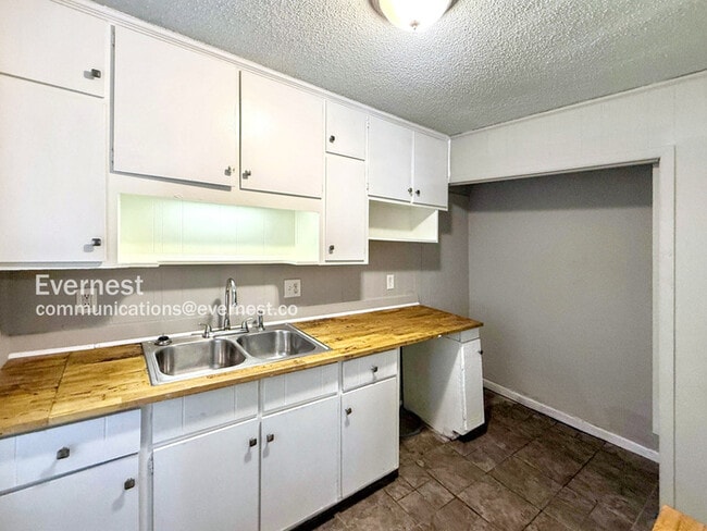 Building Photo - 1004 Cherry Brook Cir