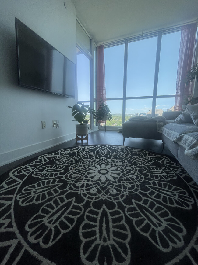 Photo du bâtiment - 88 Sheppard Av E