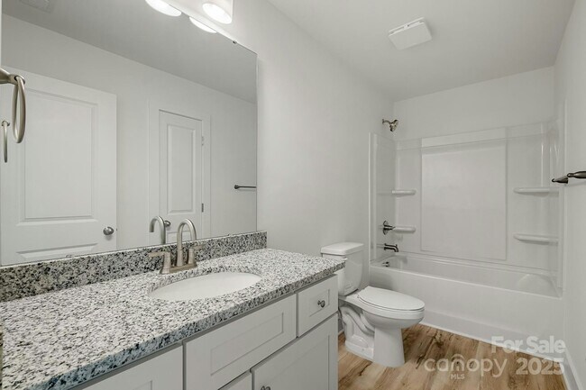 Building Photo - 609 Linwood Rd