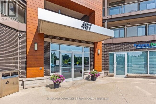 Building Photo - 457-457 Plains Rd E