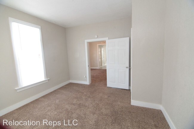 Building Photo - 827 N Ripley St
