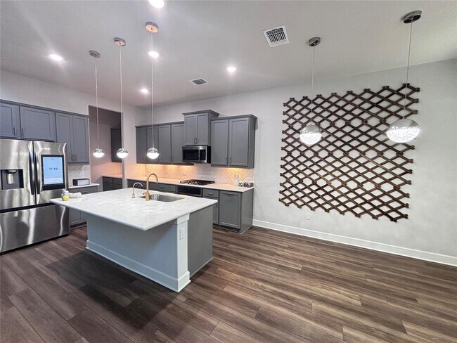 Foto del edificio - 713 Coppell Ct