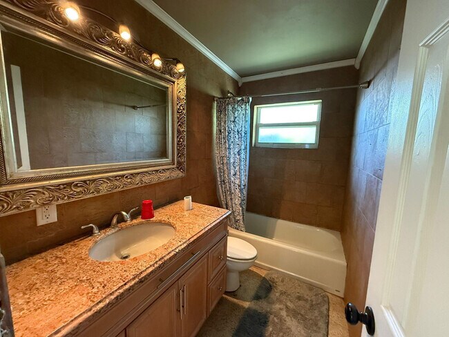 Foto del edificio - 2957 NW 6th Ave