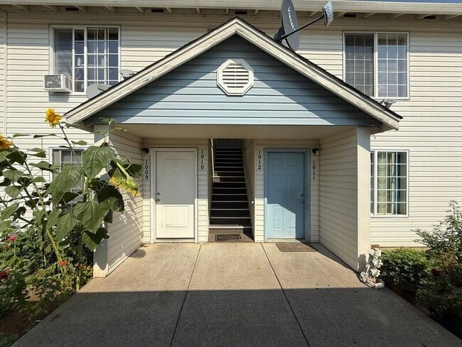 Building Photo - 1012 Boedies Dr