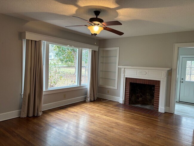 Foto del edificio - 3-4 bed, 2 bath with full basement in Asheboro