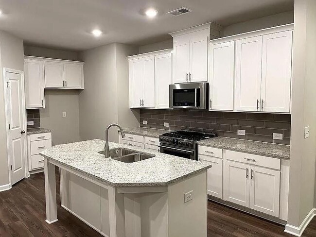 Foto del edificio - 1366 Elderwood Way