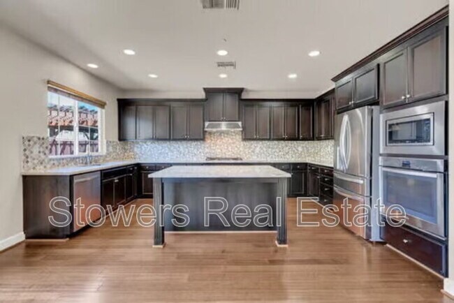 Foto del edificio - 521 N Miraloma Ct