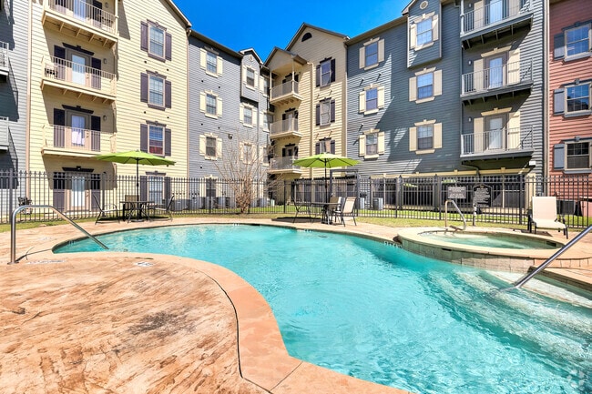 Pool - Oak Tree Manor