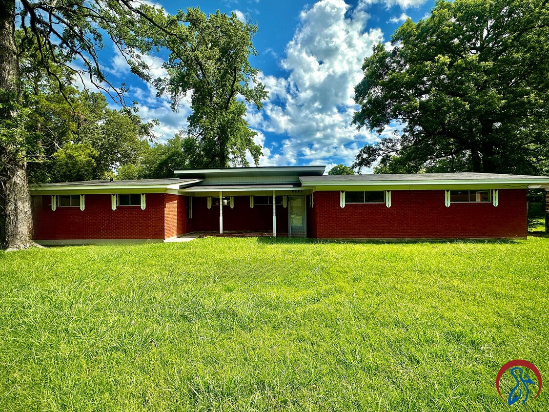 Primary Photo - Garden District 3 bed 2 bath Home | Pelica...