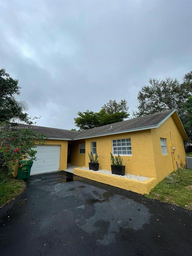 8111 NW 47th Ct, Lauderhill, FL 33351 House Rental in Lauderhill, FL