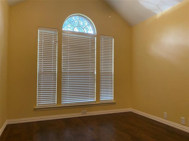 Building Photo - 2320 Ravenhurst Dr