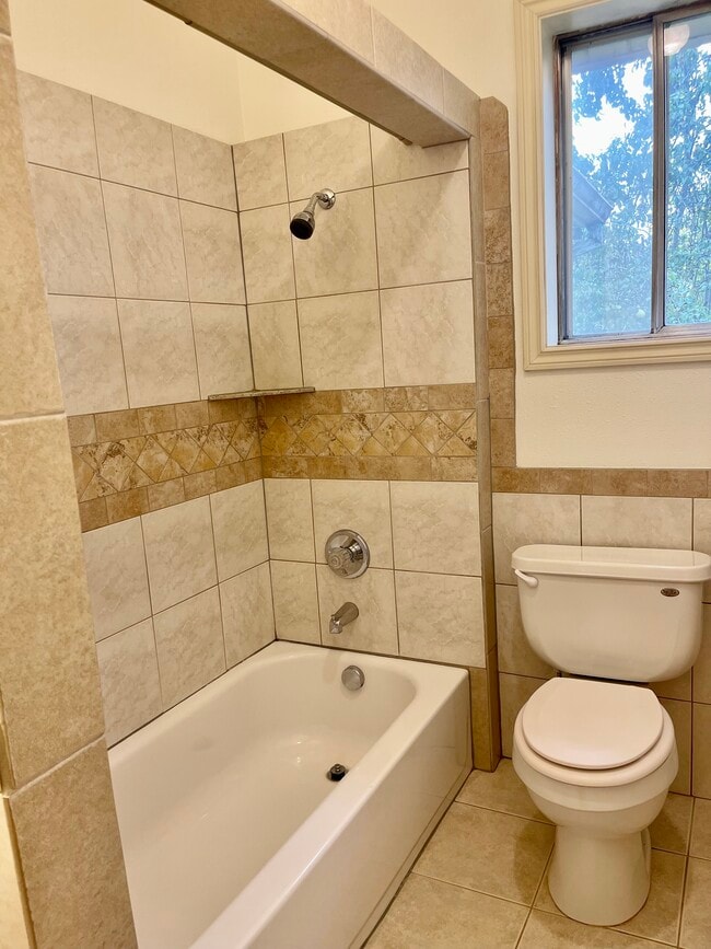 Photo - 9657 N Leonard St House