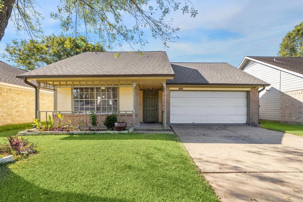 Foto principal - 15939 Beechnut St