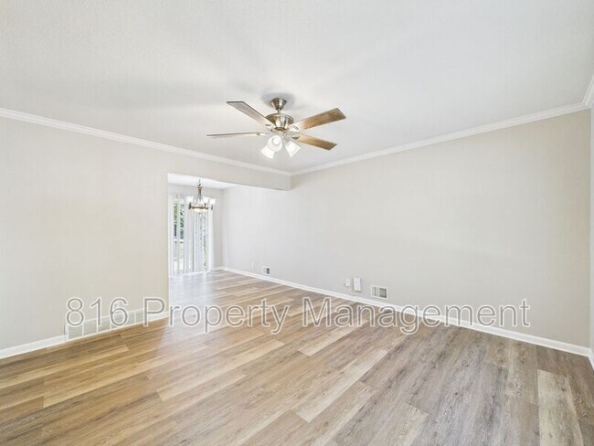 Foto del edificio - 9710 E 50th St